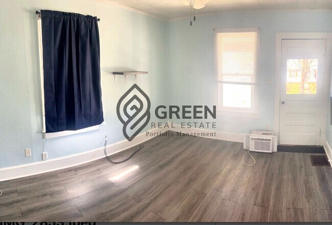 Photo - 196 S Grand Ave Unidad 1/2