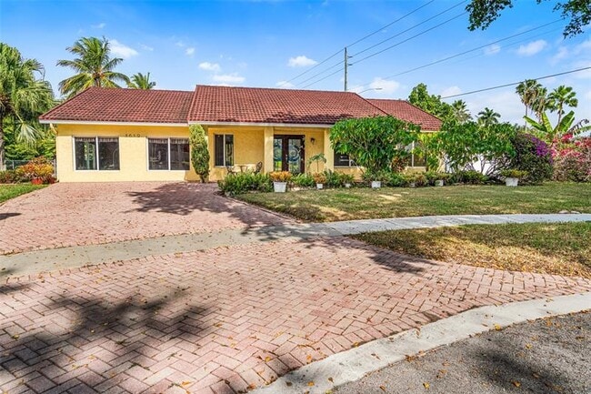 Building Photo - 8619 SW 51st St