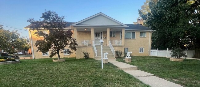 Building Photo - 4100 Leisure Dr