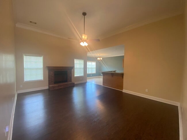 Photo - 102 Bryce Dr