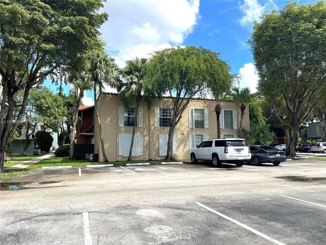 Photo - 10822 N Kendall Dr Unit S14