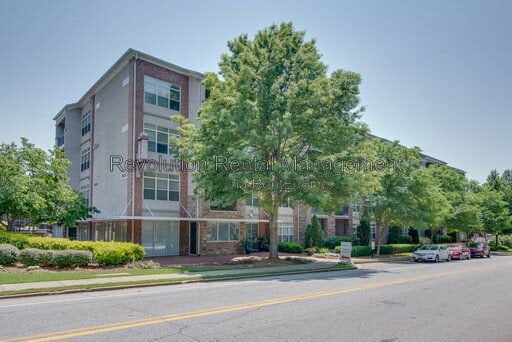 Building Photo - 840 United Ave SE