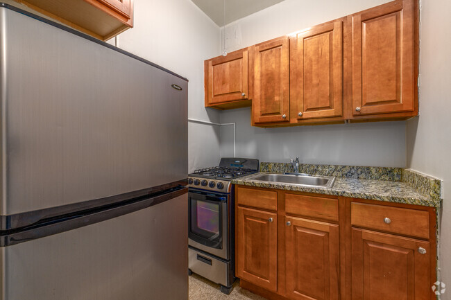Kitchen - Onyx on Sheridan Apartments