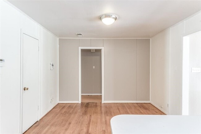 Photo - 5537 Lincrest Ln