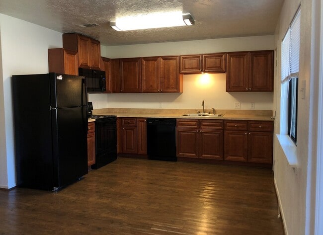 Photo - 3705 Choctaw St Unit B
