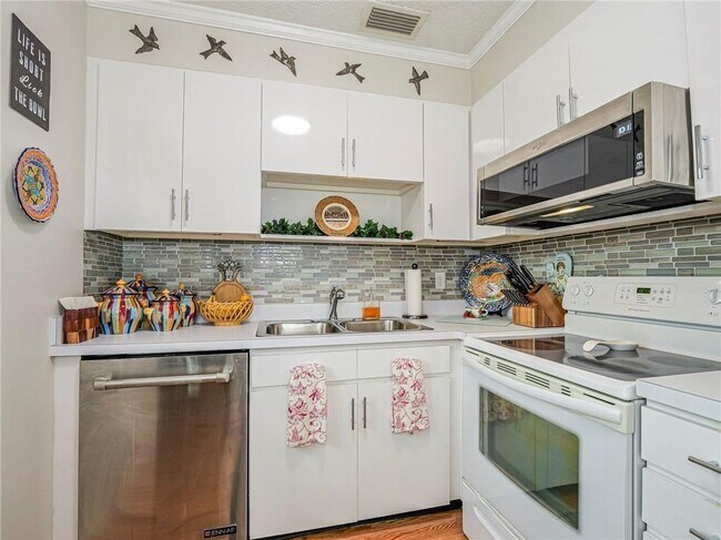 Photo - 73 Royal Oak Ct Unit 203