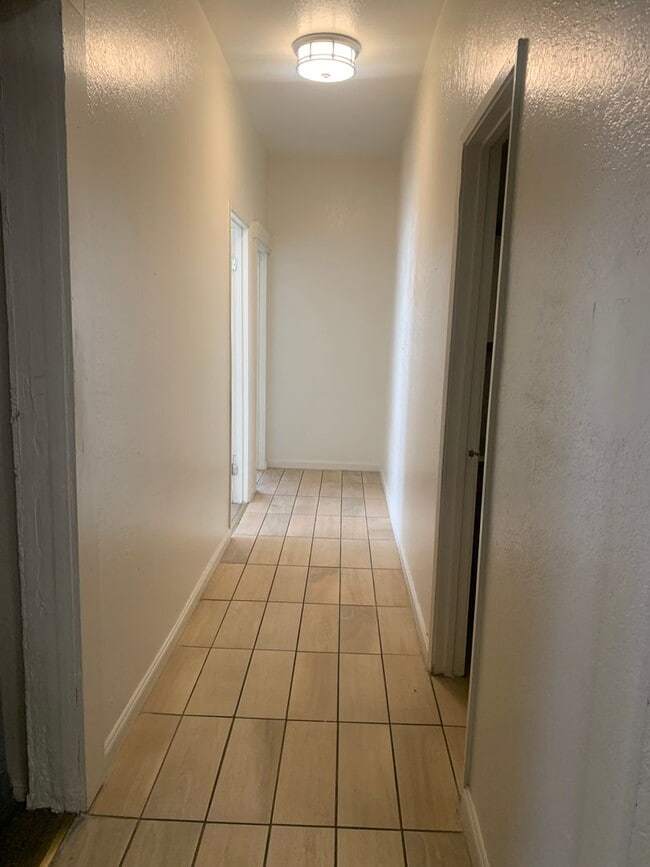 Photo - meh848 Unit 1405A