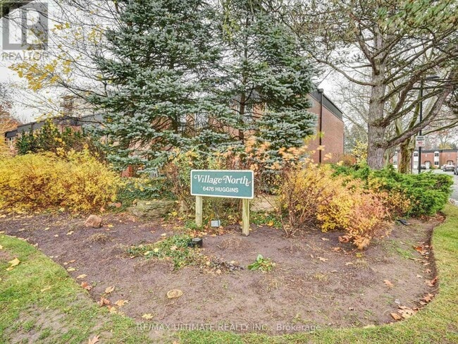 Photo - 6476 Huggins St