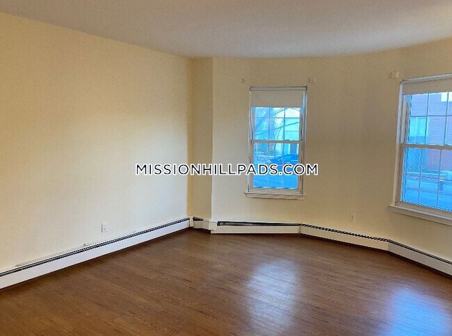 Photo - 70 S Huntington Ave Unit 1