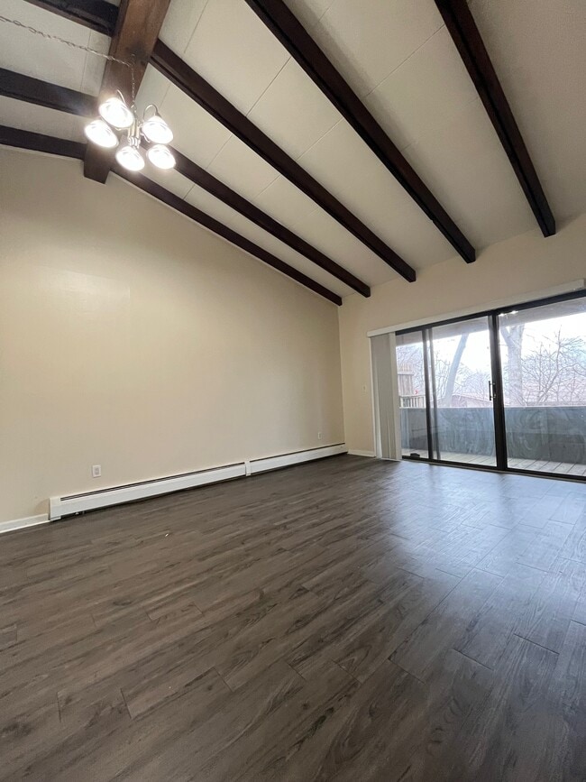 Photo - 341 Oak St Unit 4