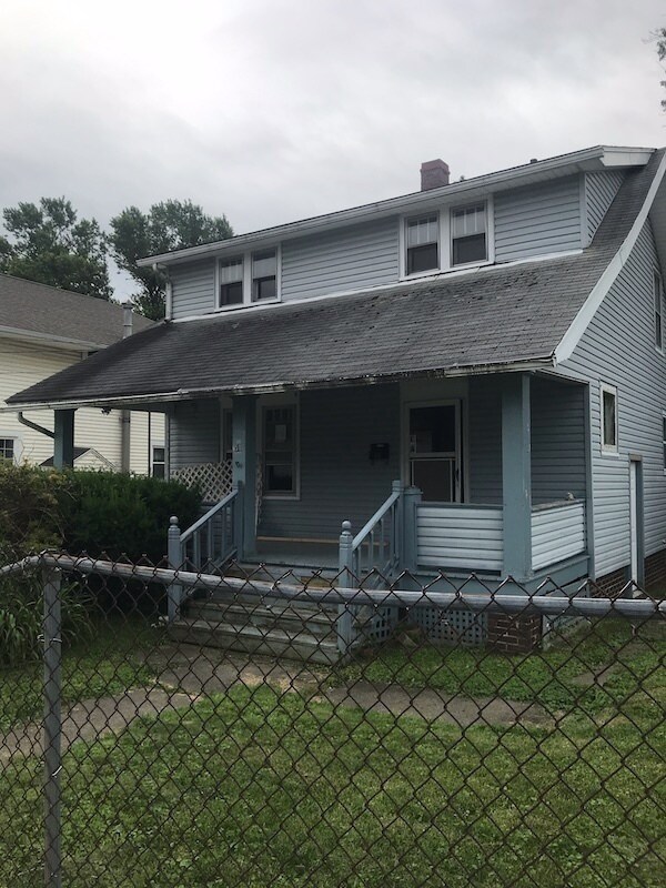 Coming Soon- 3 bedroom with fenced in yard - Coming Soon- 3 bedroom with fenced in yard