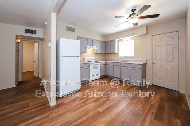 Photo - 3149 E Flower St