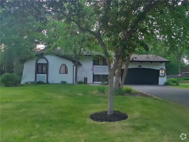 Building Photo - 12911 Overlook Rd Rental