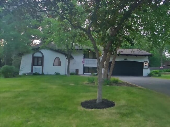 Building Photo - 12911 Overlook Rd Rental