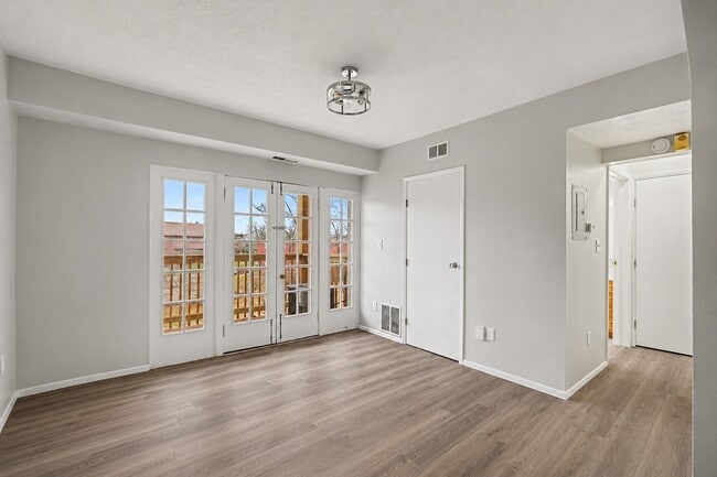 Photo - 564 Glenwood Ave Unit 34