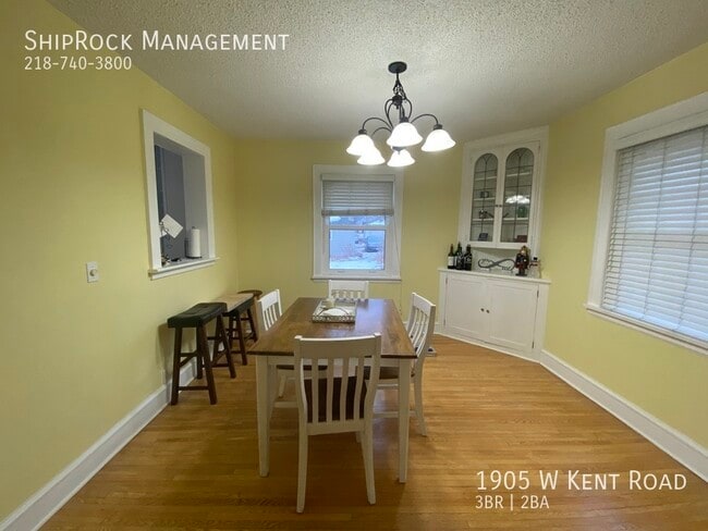 Photo - 1905 W Kent Rd