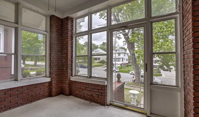 Photo - Brick 2 Story!