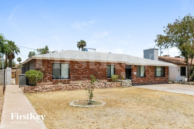 Photo - 806 E El Caminito Dr