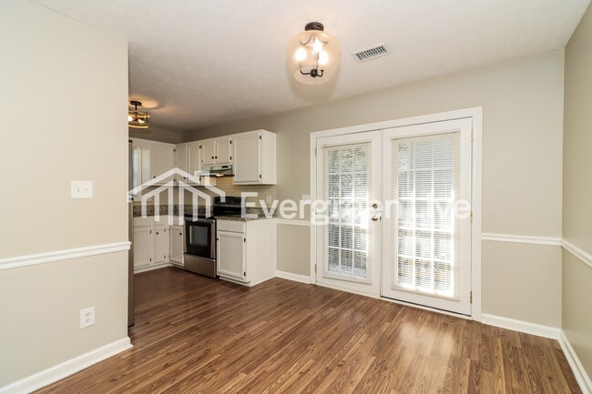 Photo - 4947 Farmstead Ct NE