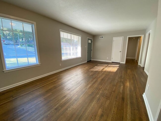 Photo - 3 bed, 2 bath near Yale and Raleigh Millington Rd in Raleigh / $250 gift card offer with 12/31/25...