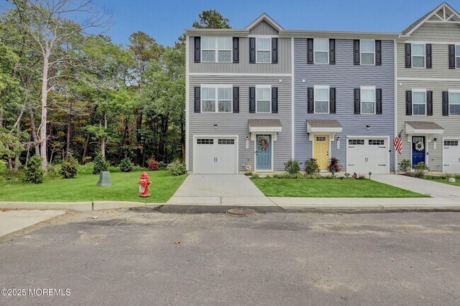 Photo - 1001 Cyprus Ct