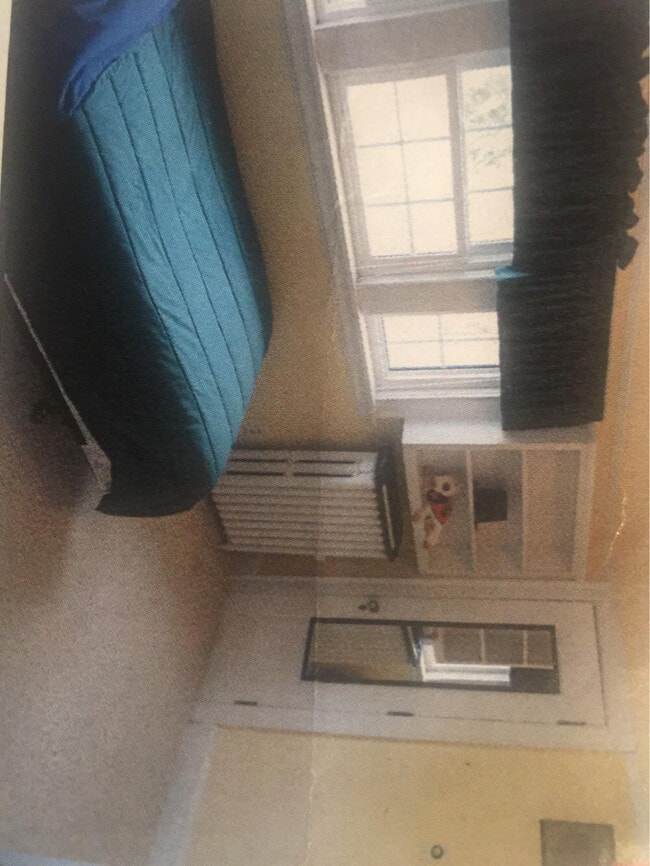 Building Photo - 2337 East 8th Street