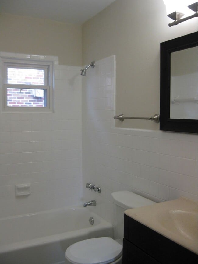 Photo - 430 Staten St Unit 4