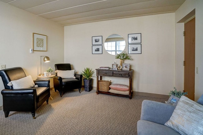 2116- Living Room
