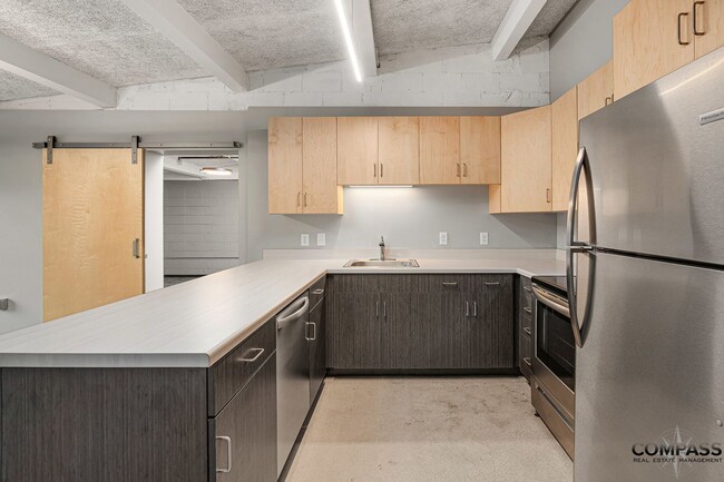 Photo - The Howard Apartments
