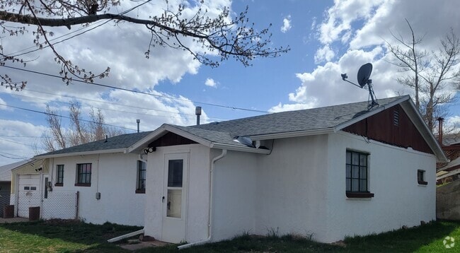 Building Photo - 1308 High St Unit A Rental
