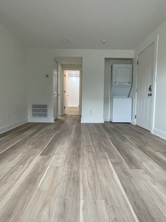 Photo - Charles Commons