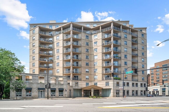 Building Photo - 4350 N Broadway Unit 1002