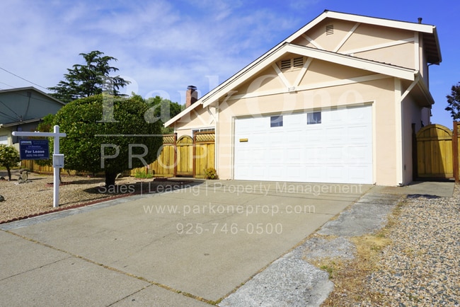 Beautiful 4-Bedroom Single Family Home wit... - Beautiful 4-Bedroom Single Family Home wit...