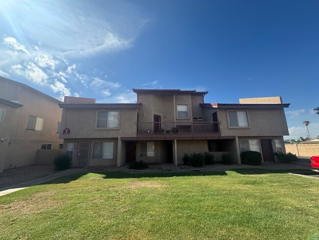 4828 W Orangewood Ave
