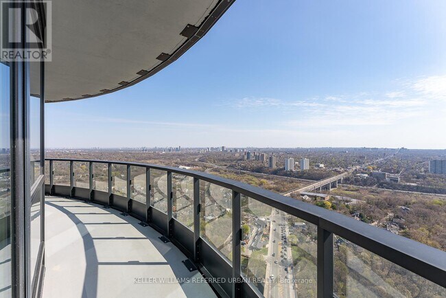 Photo - 585 Bloor St E Unit 4118