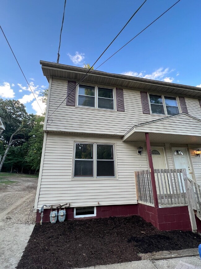 Photo - 3 Bedroom Duplex on South Side of Des Moin...