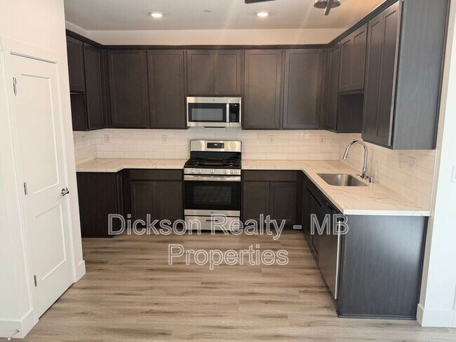 Photo - 496 Prosecco Wy