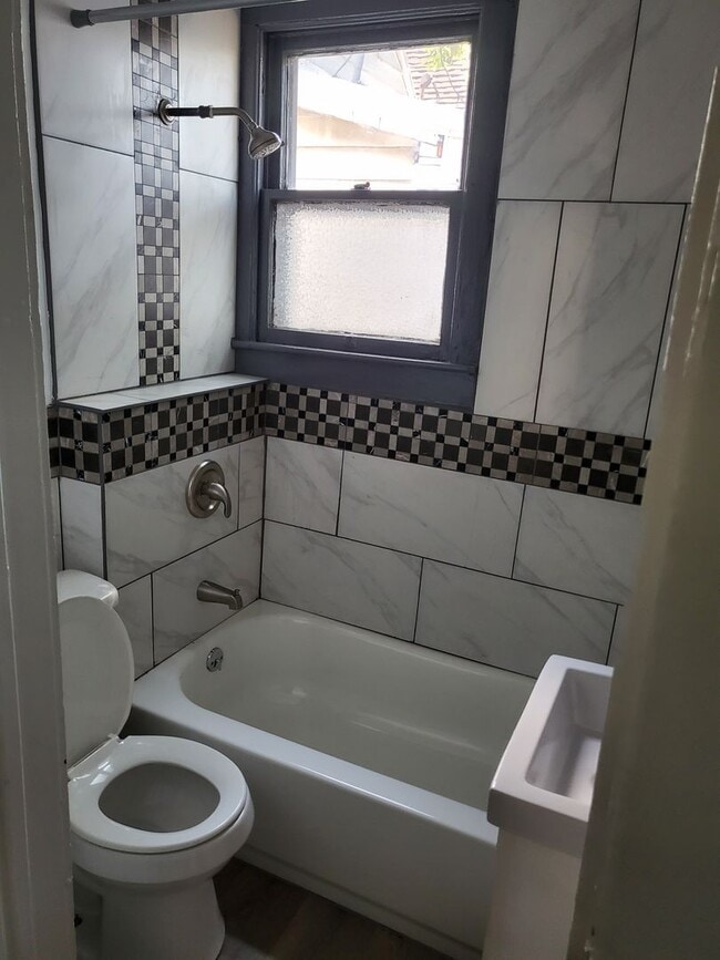 3 bed 2 bath house - 3 bed 2 bath house
