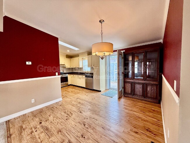 Photo - 501 Prairie Ave