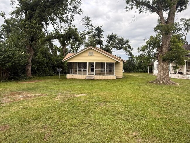 Building Photo - 3 Bed/1 Bath House