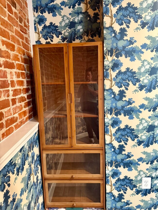 Included bar cabinet - 833 6th St NE