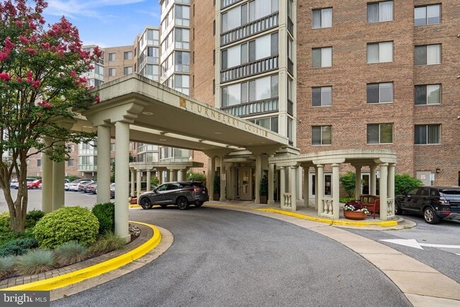 Building Photo - 3005 S Leisure World Blvd Unit 211