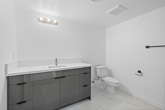 Photo - 12714 S Figueroa St