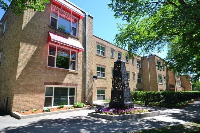 Building Photo - 75-85 On Young