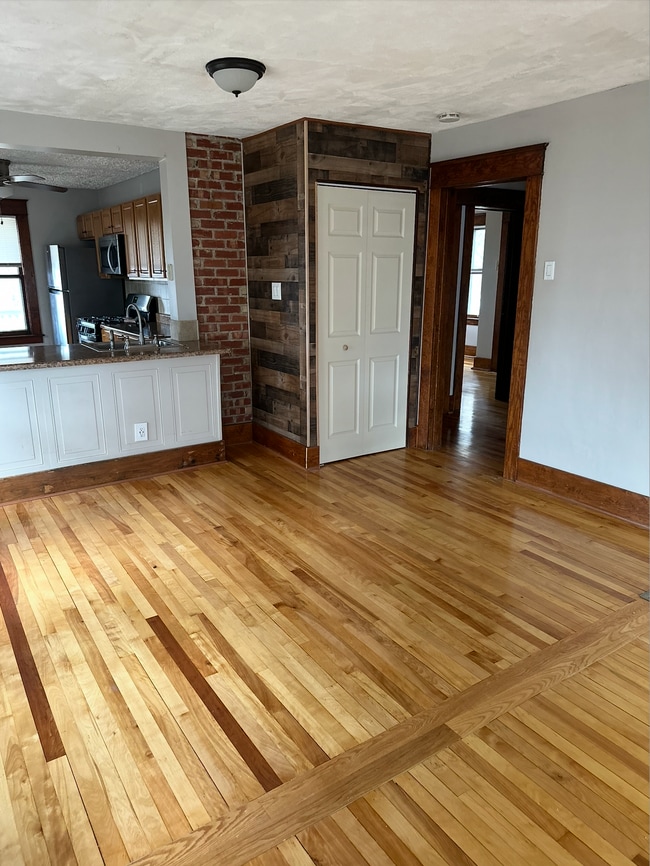 Photo - 15 Maple St Unit 2nd Floor