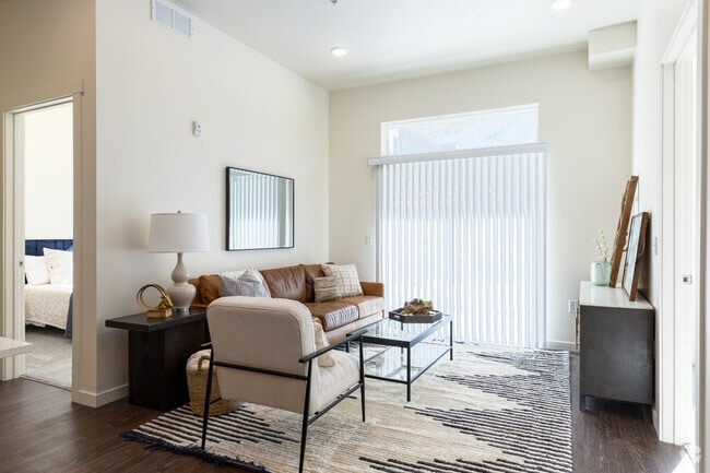 2BR, 2BA - 903SF