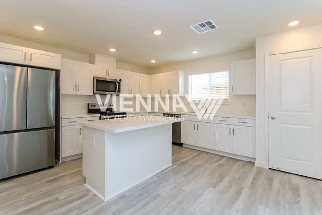 Photo - 1048 Silver Feather Wy