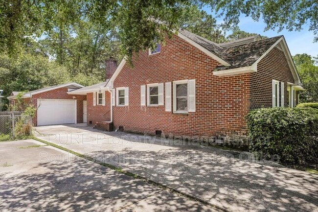 Photo - 1940 Teakwood Rd