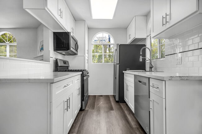 Photo - 2400 Walnut Ave Unit #6