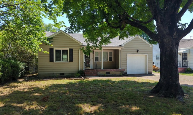 Building Photo - 100 Rees Ave